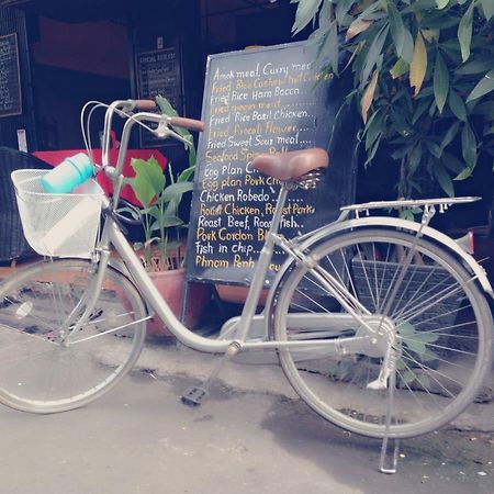 White River II Hostel Phnom Penh Exterior foto